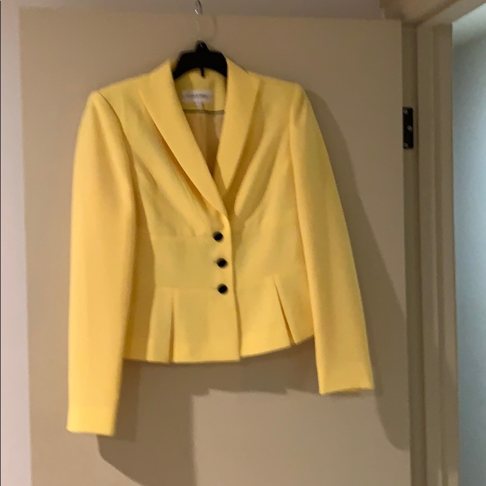 Yellow blazer
